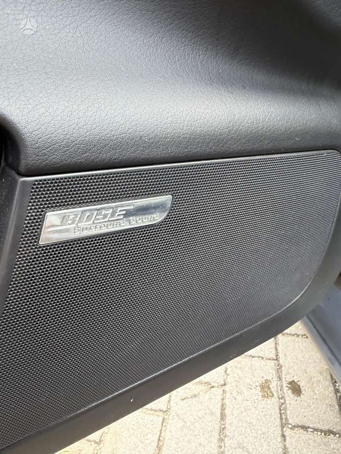 Audi A6 2010 — photo 12