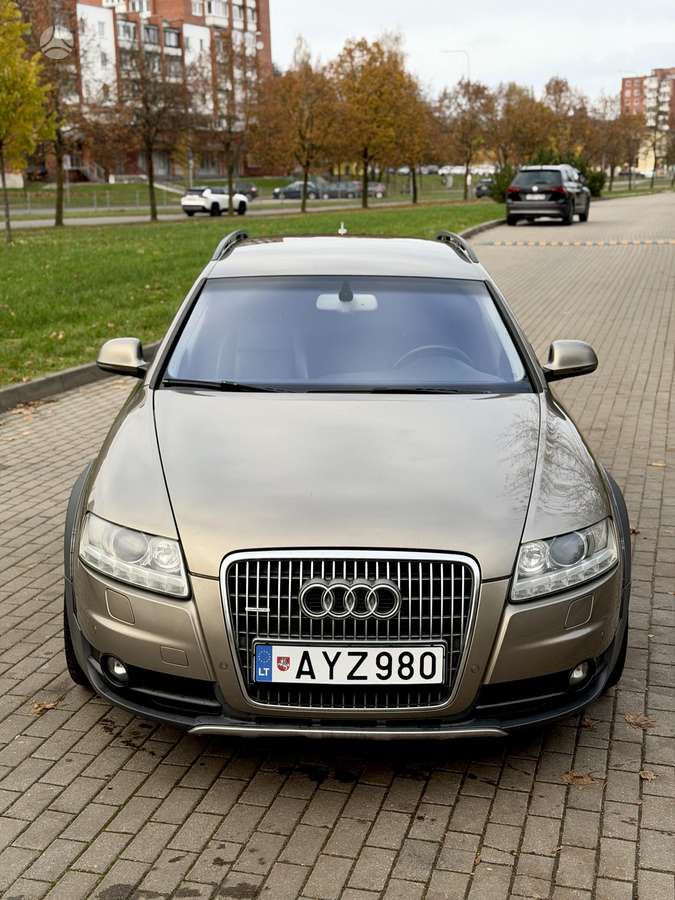Audi A6 2010 — interior