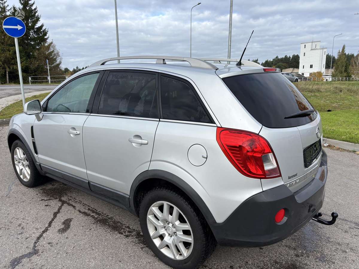 Opel Antara 2012 — photo 8
