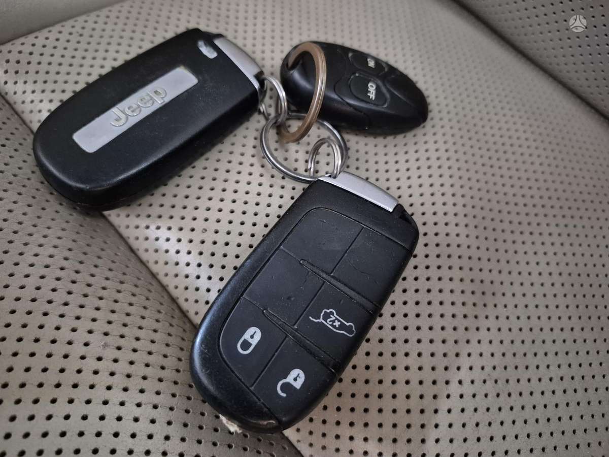 Jeep Grand 2014 — photo 11