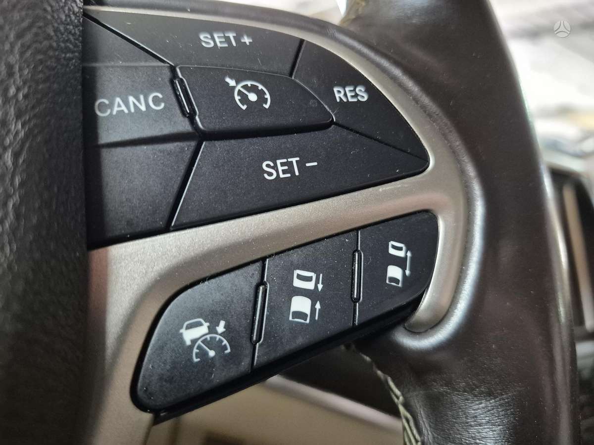 Jeep Grand 2014 — photo 12