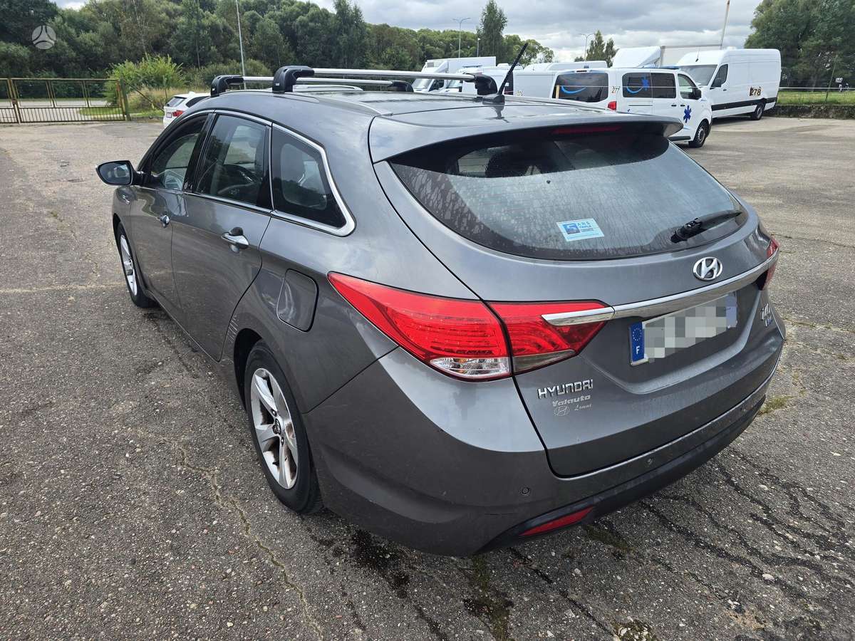 Hyundai i40 2013 — interior