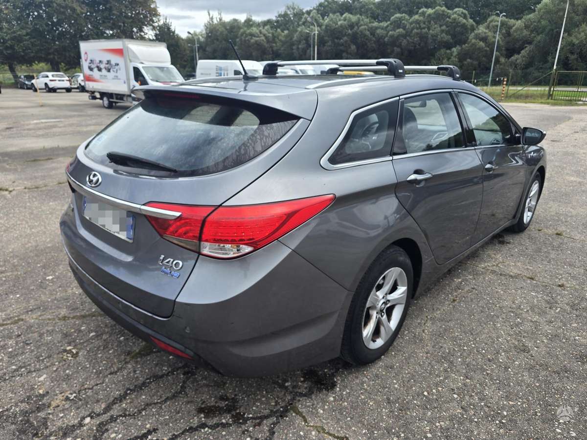 Hyundai i40 2013 — engine 1685 cm³, 116 HP (85kW)