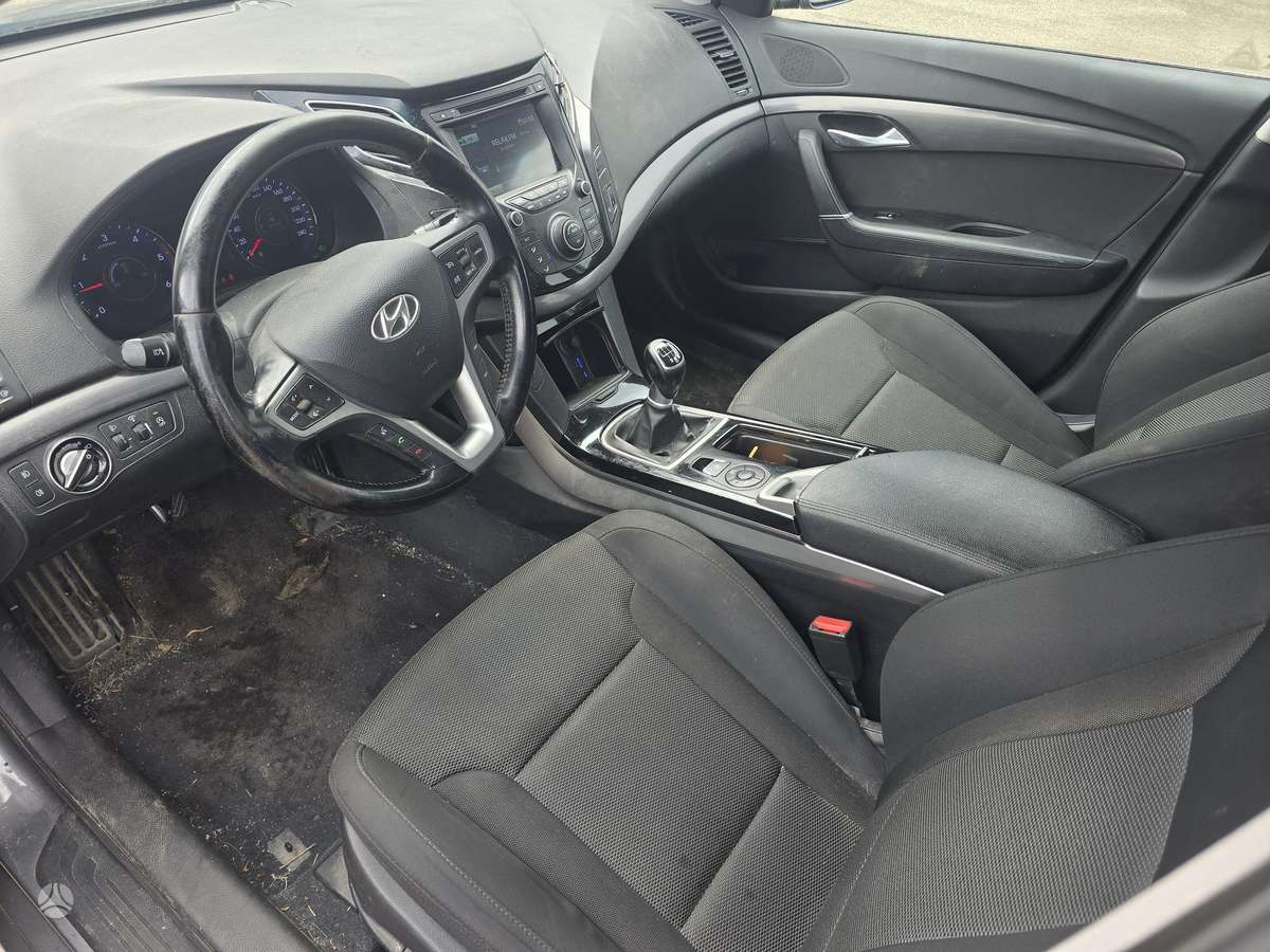 Hyundai i40 2013 — photo 8