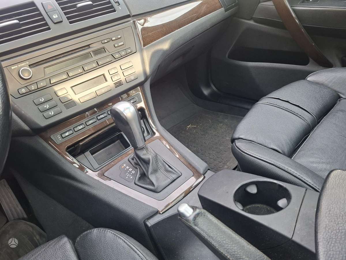 BMW X3 2009 — photo 11