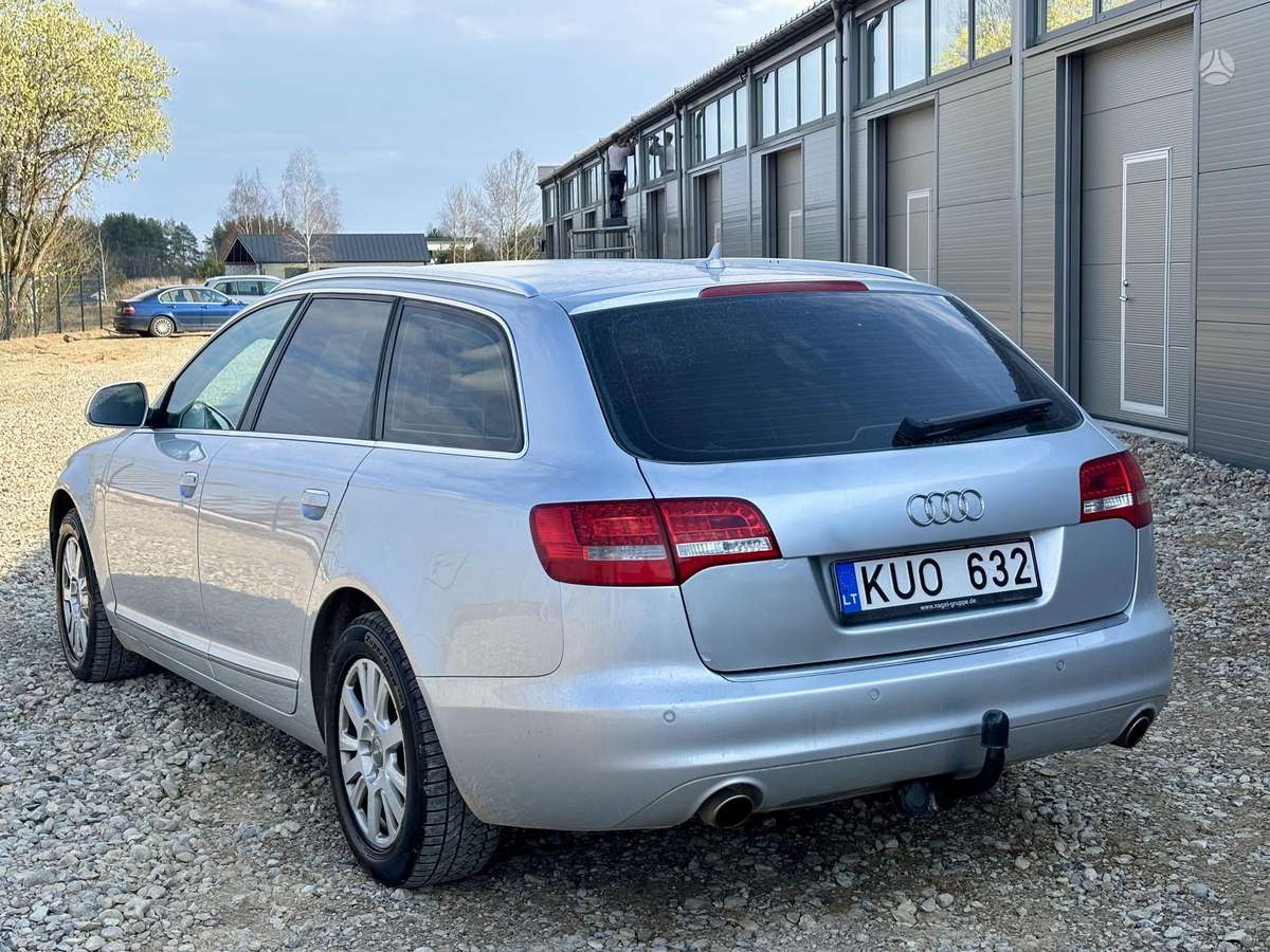 Audi A6 2009 — салон