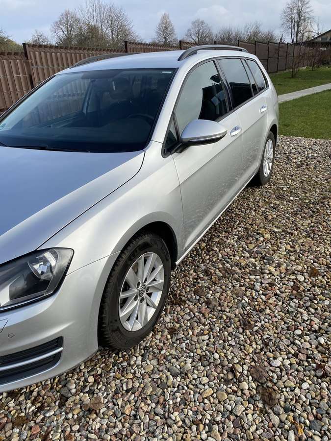 Volkswagen Golf 2015 — rear view