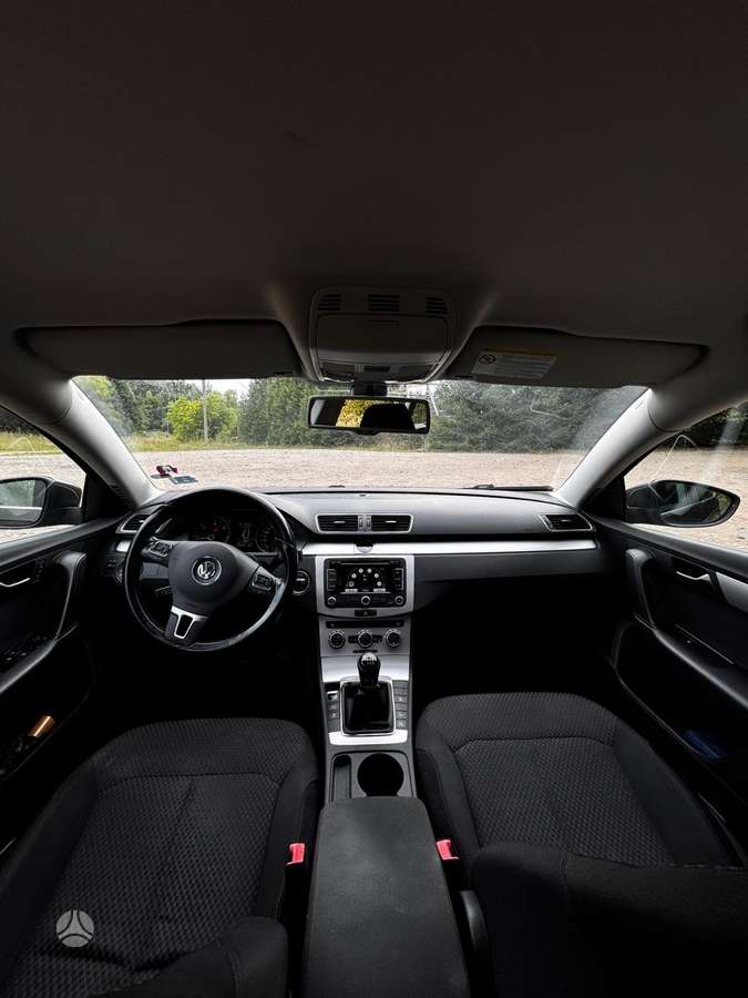 Volkswagen Passat 2013 — photo 11