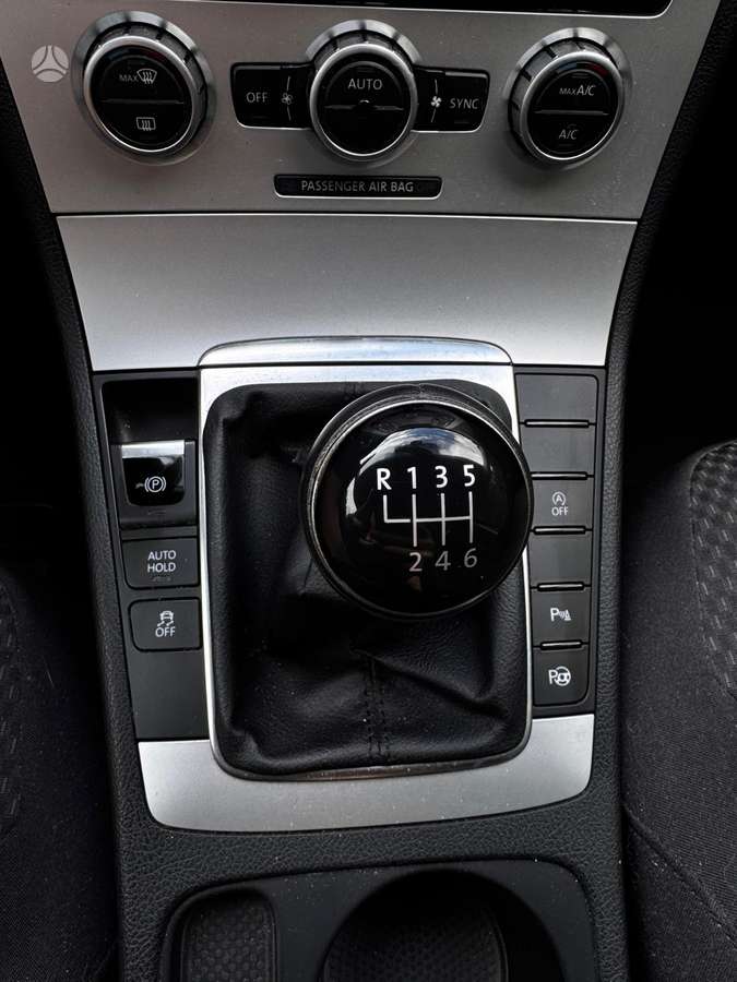 Volkswagen Passat 2013 — photo 14