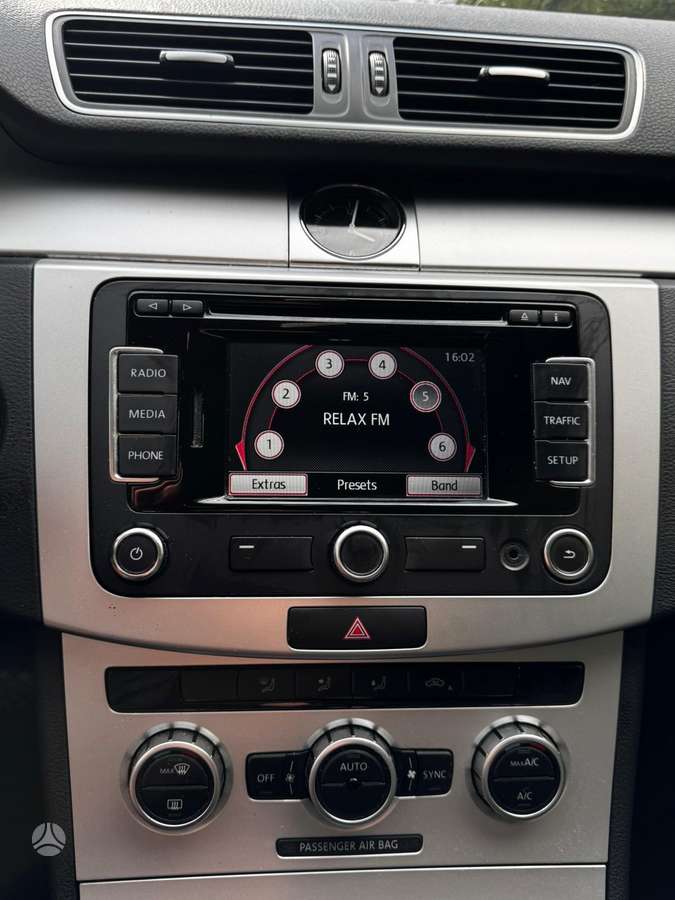 Volkswagen Passat 2013 — photo 15
