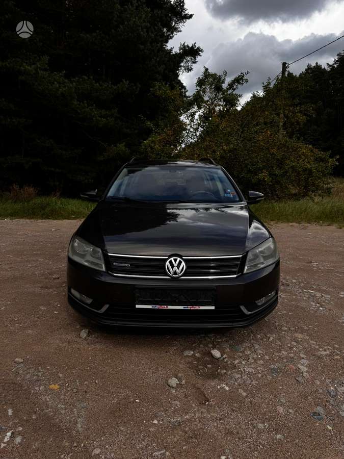 Volkswagen Passat 2013 — interior