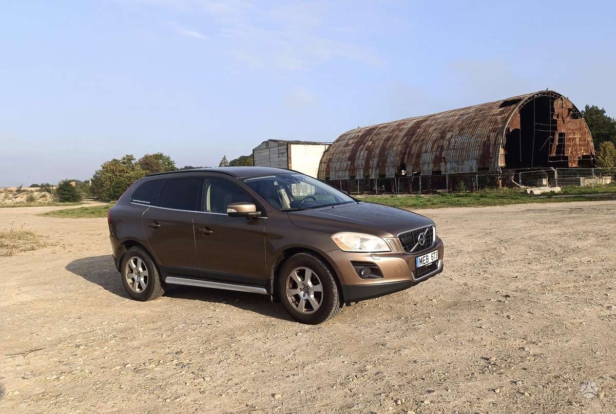 Volvo XC60 2008 — interior