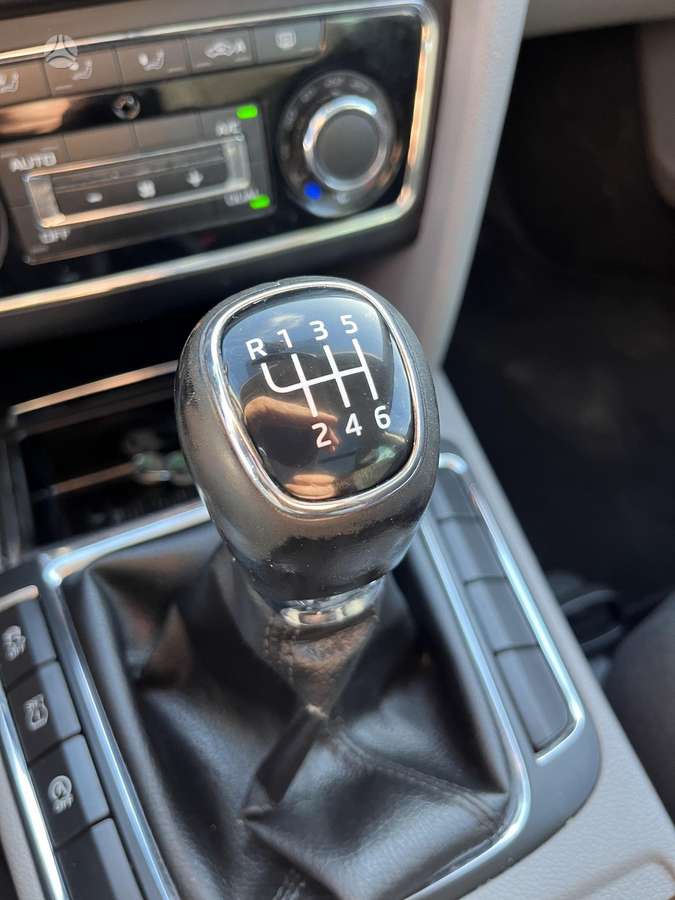 Skoda Superb 2014 — photo 27