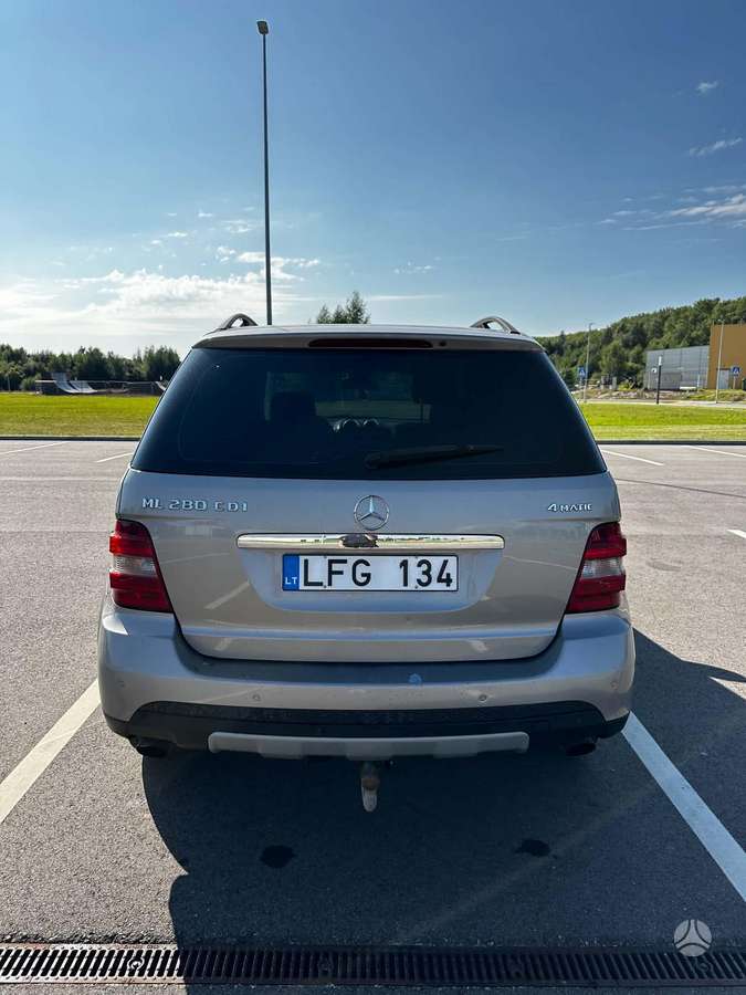 Mercedes-Benz ML280 2008 — interior