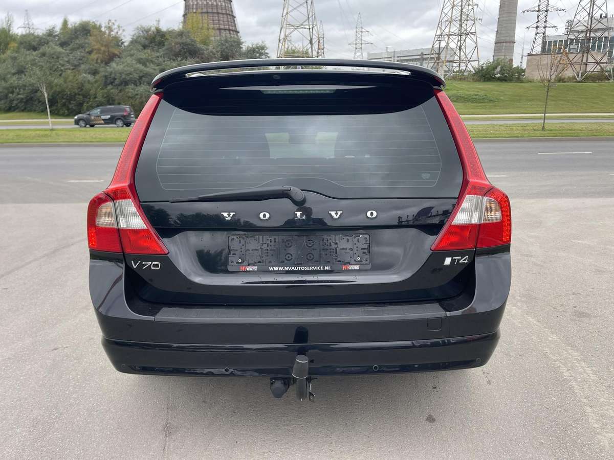 Volvo V70 2012 — photo 12