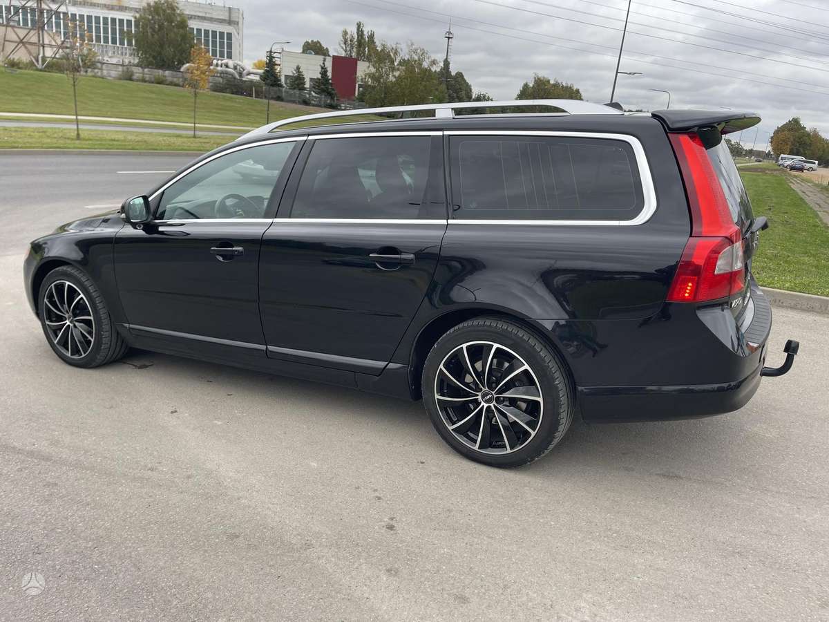 Volvo V70 2012 — photo 15