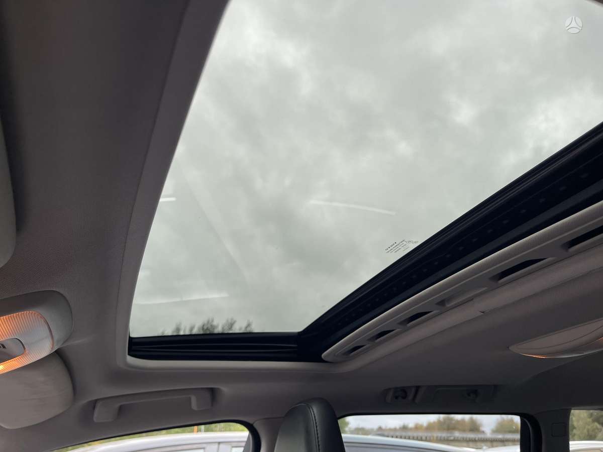 Volvo V70 2012 — photo 26