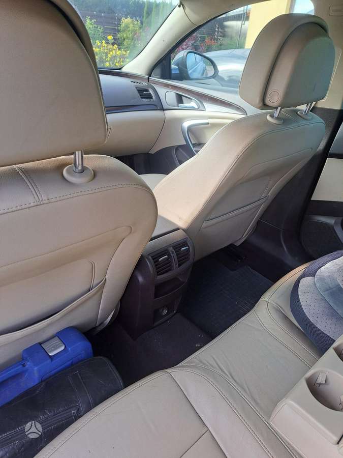 Opel Insignia 2009 — engine 1956 cm³, 160 HP (118kW)