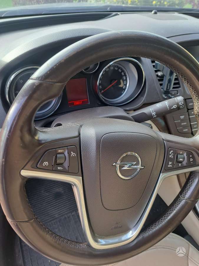 Opel Insignia 2009 — photo 5