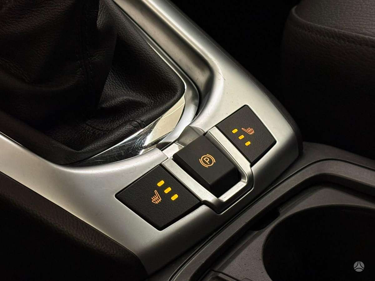 Opel Antara 2014 — interior