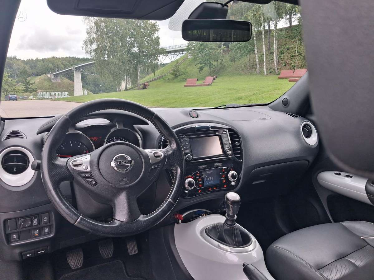 Nissan Juke 2015 — photo 14