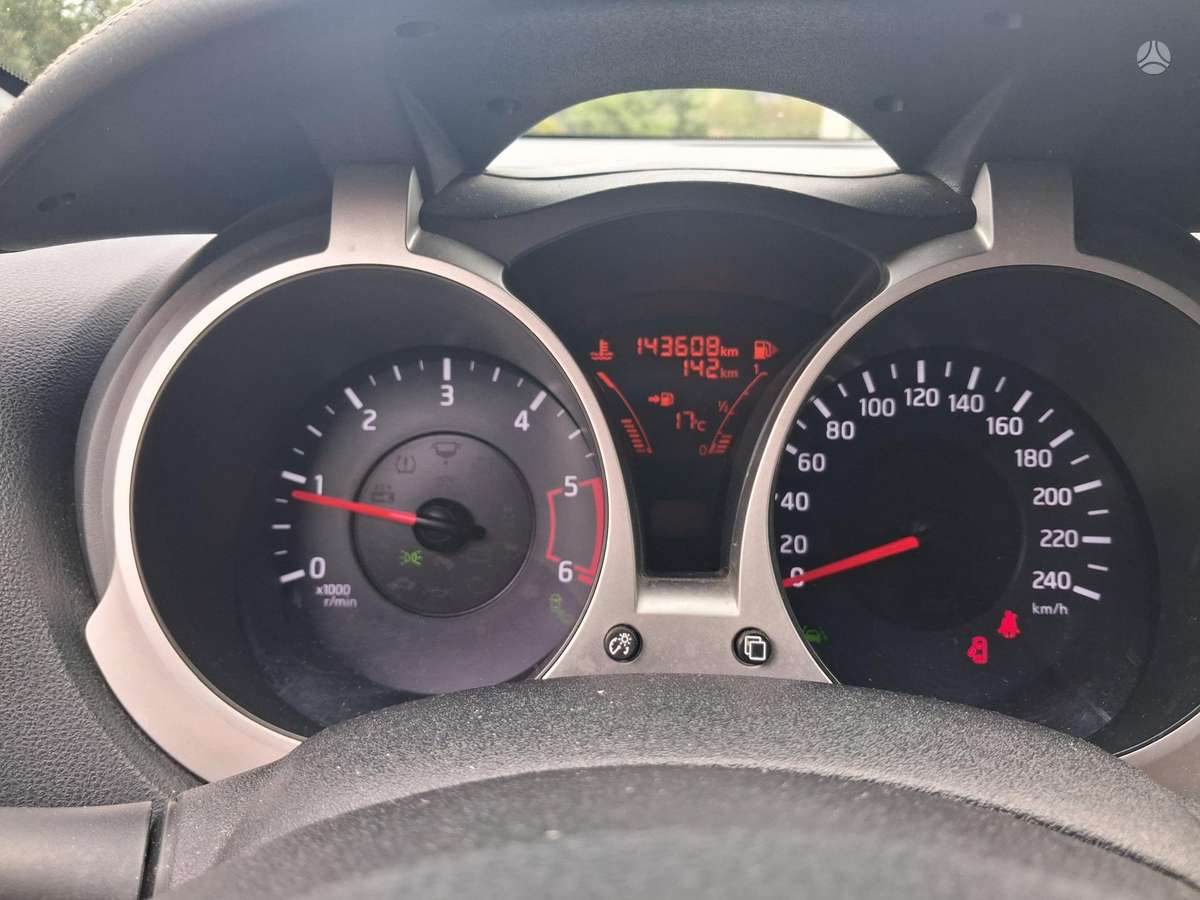 Nissan Juke 2015 — photo 18