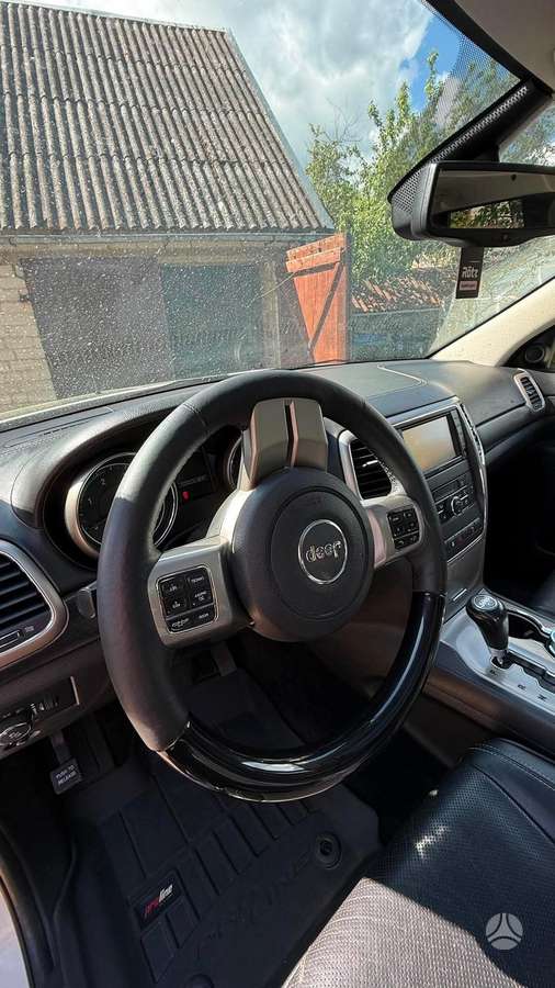 Jeep Grand 2012 — photo 11