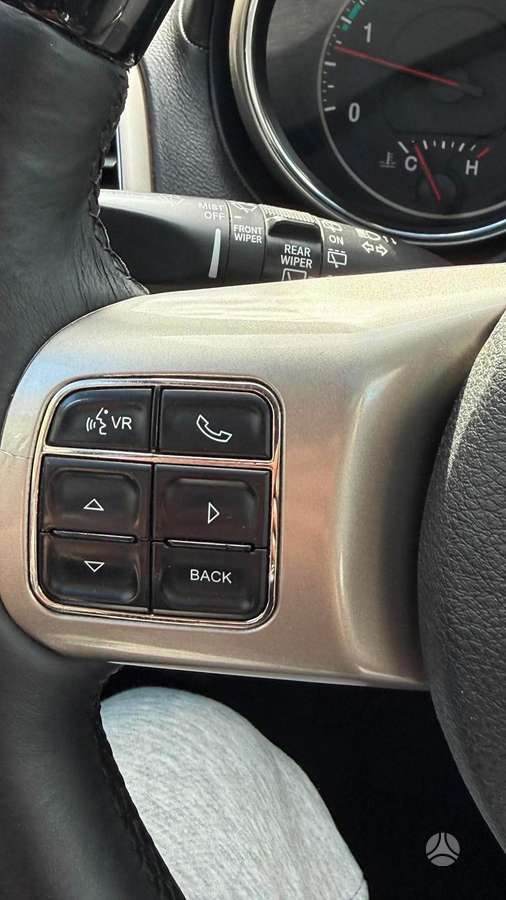 Jeep Grand 2012 — photo 13