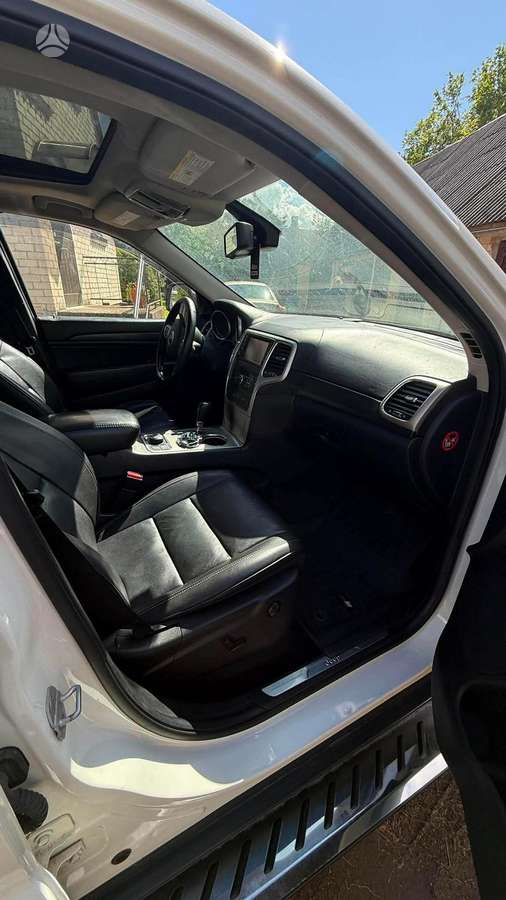 Jeep Grand 2012 — engine 2987 cm³, 241 HP (177kW)