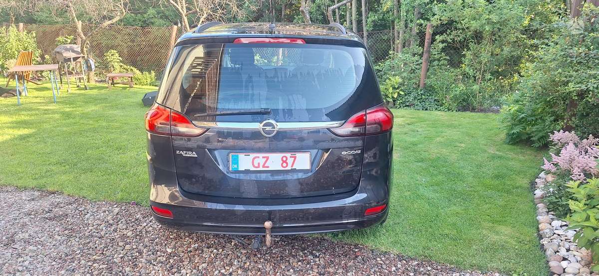 Opel Zafira 2014 — салон