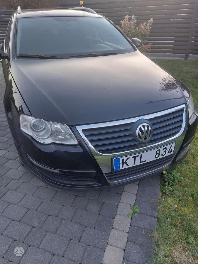 Volkswagen Passat 2006 — rear view