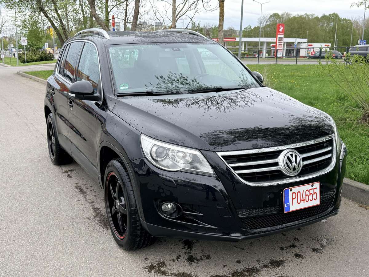 Volkswagen Tiguan 2009 — вигляд ззаду