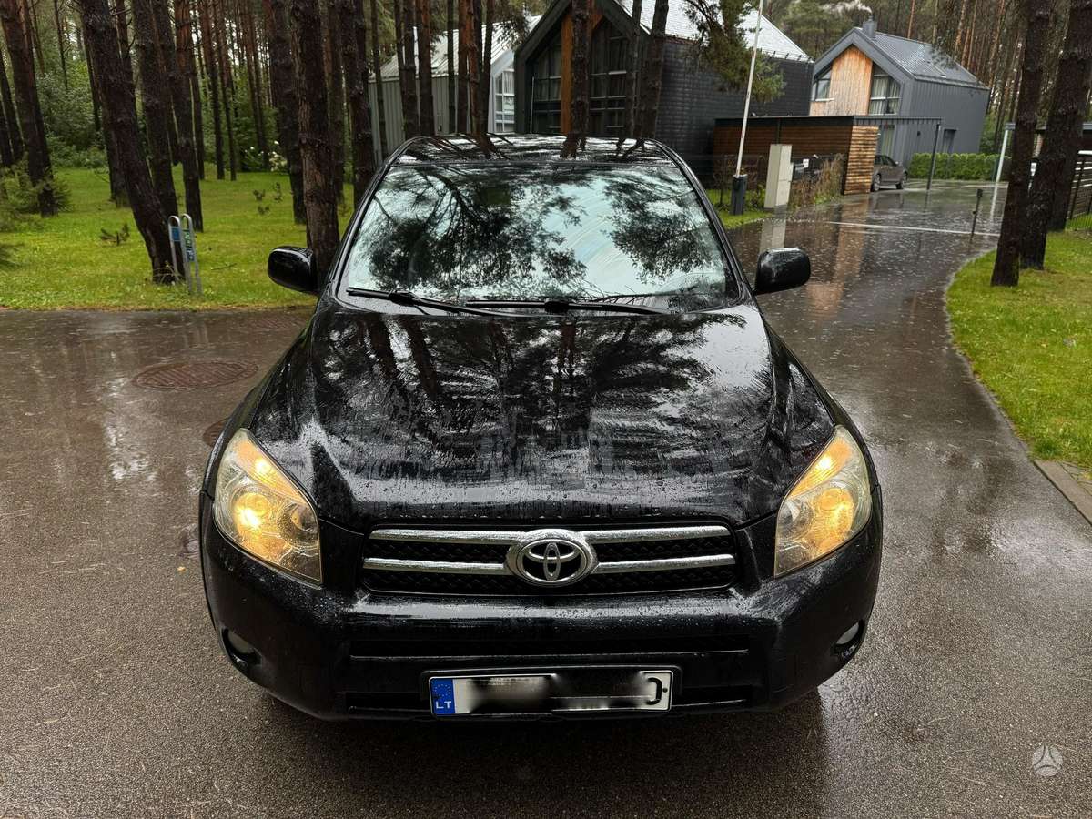 Toyota RAV4 2006 — вигляд ззаду