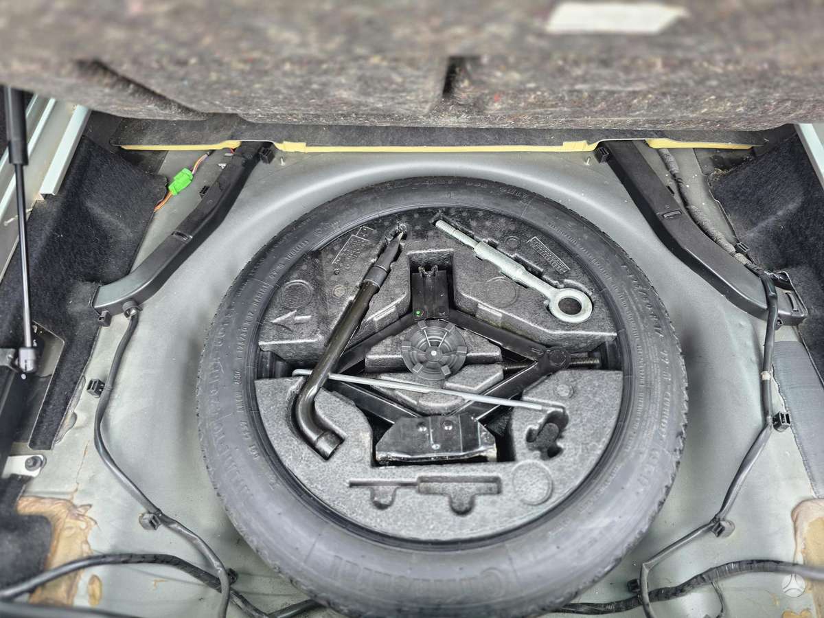 Volvo XC70 2008 — photo 17