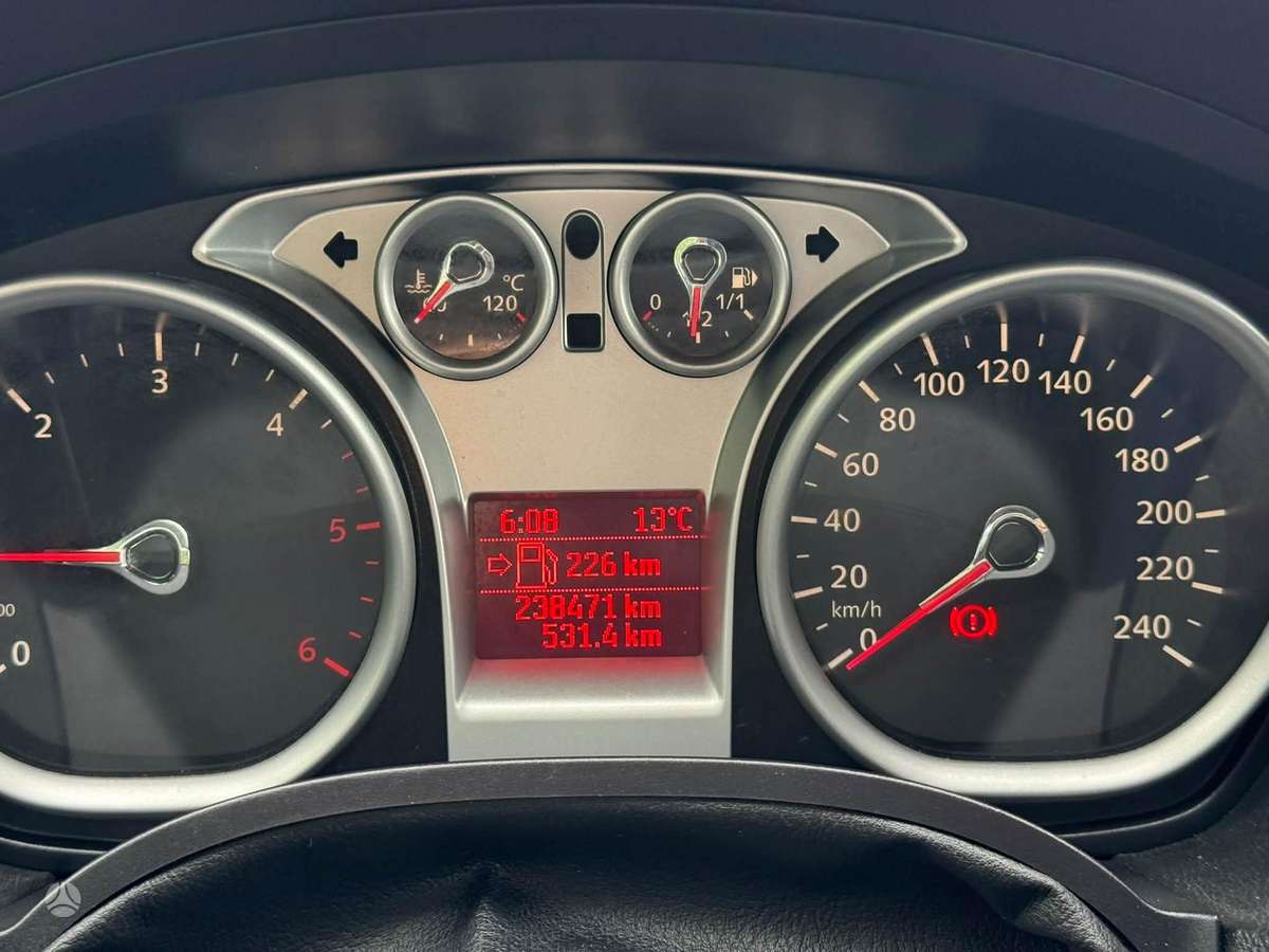Ford Kuga 2012 — photo 11