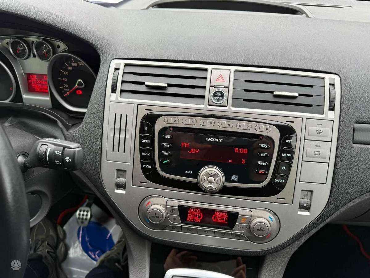 Ford Kuga 2012 — photo 14