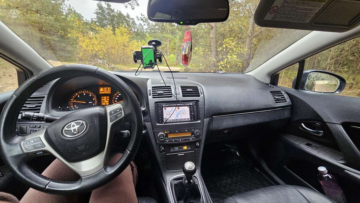Toyota Avensis 2009 — photo 12