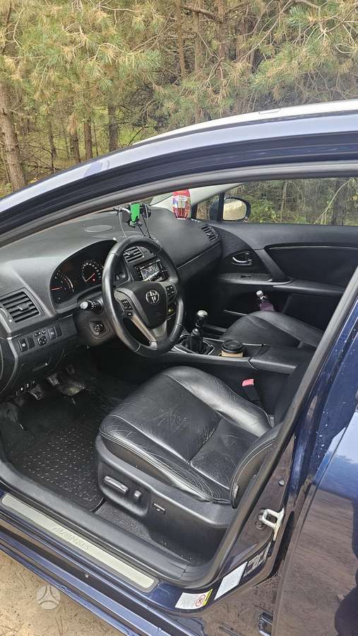 Toyota Avensis 2009 — photo 14