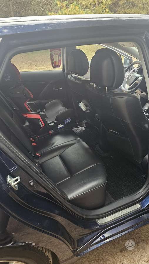 Toyota Avensis 2009 — photo 15