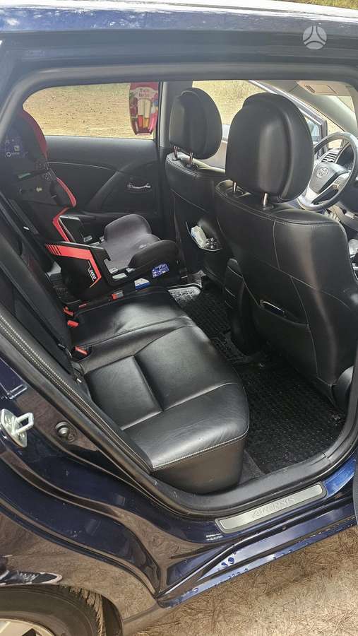 Toyota Avensis 2009 — photo 16