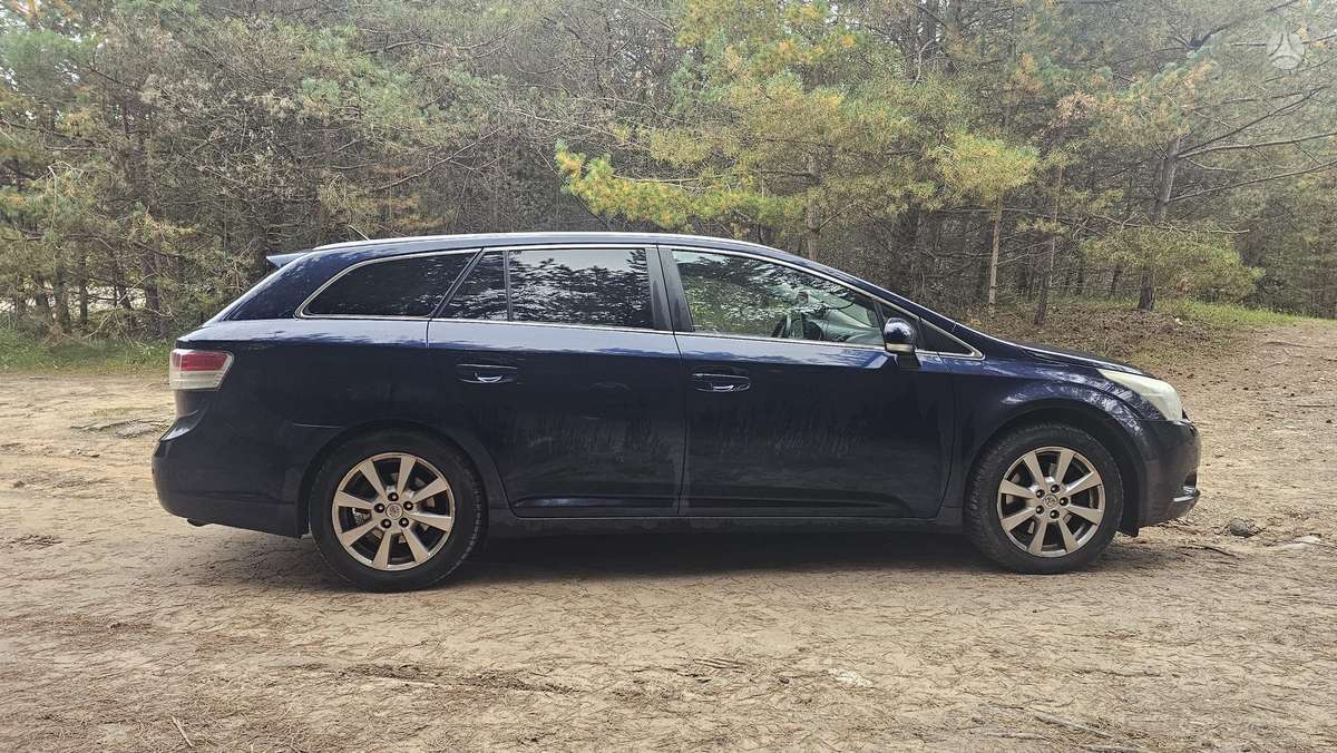 Toyota Avensis 2009 — photo 8