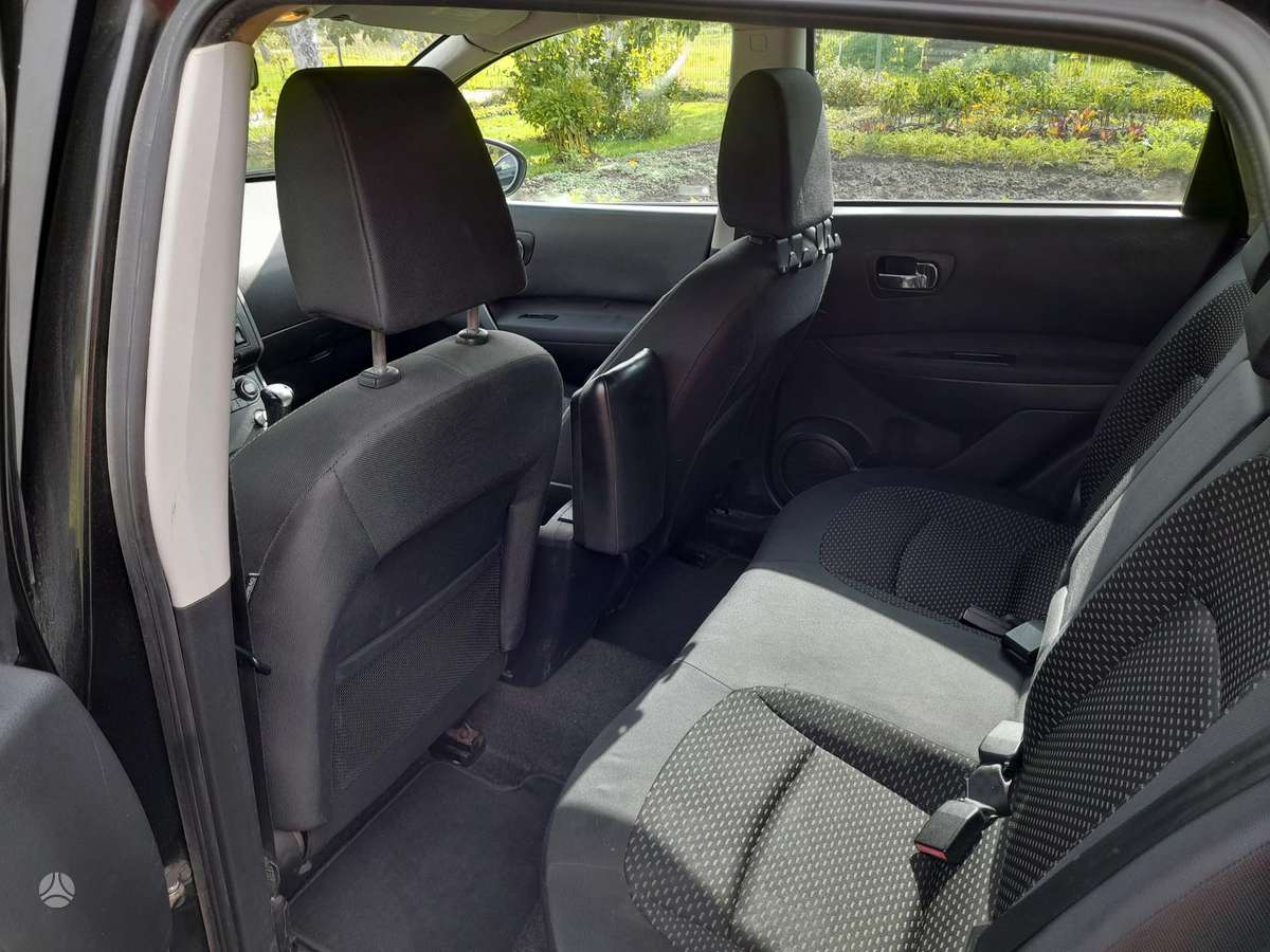 Nissan Qashqai 2008 — interior