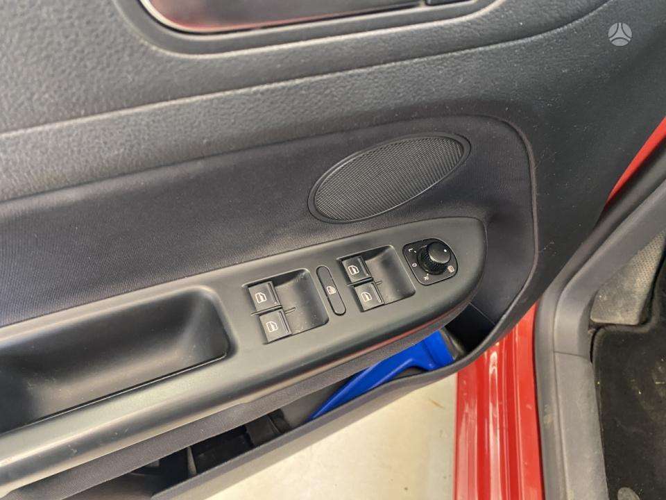 Volkswagen Golf 2010 — photo 10