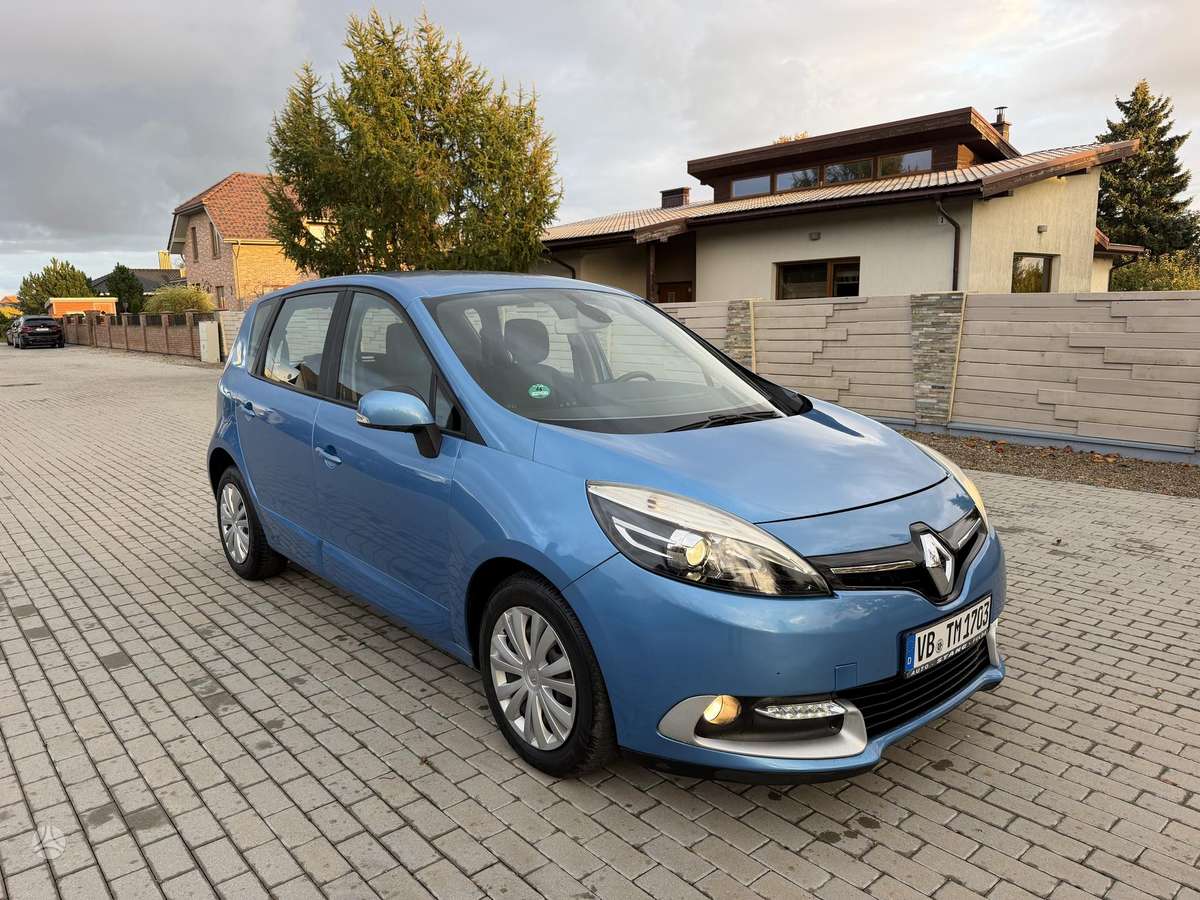 Renault Scenic 2013 — салон
