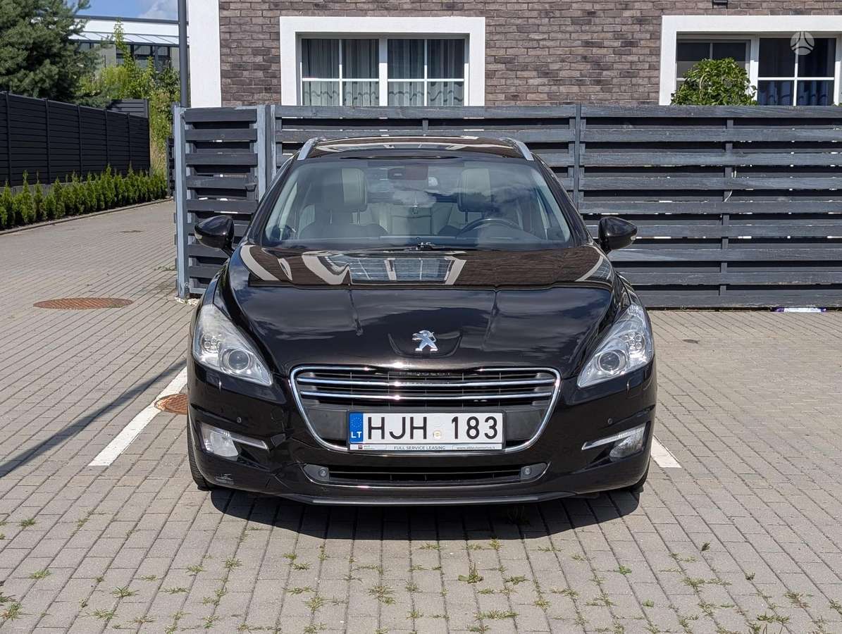 Peugeot 508 2012 — interior