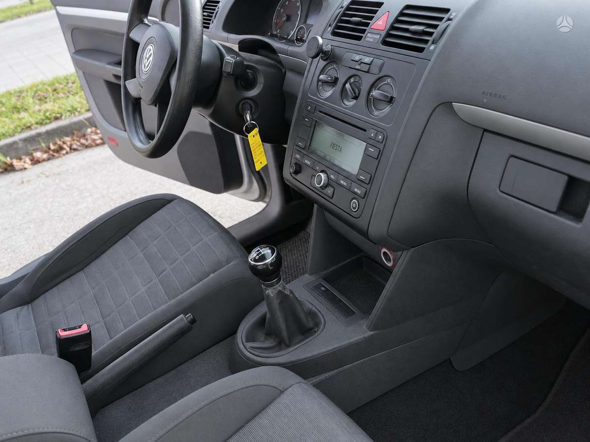 Volkswagen Touran 2006 — photo 18