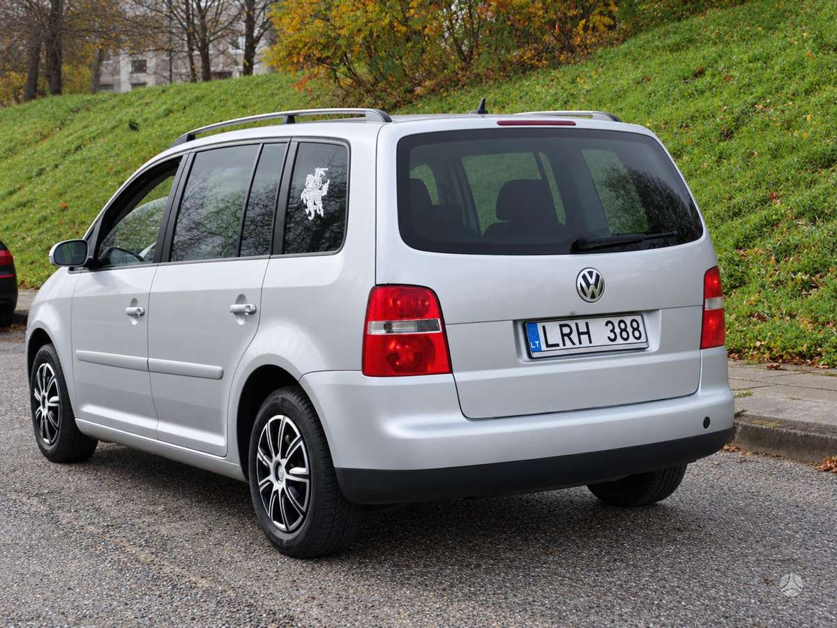 Volkswagen Touran 2006 — interior