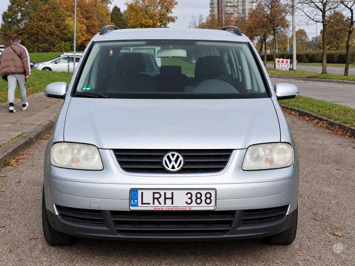 Volkswagen Touran 2006 — engine 1598 cm³, 116 HP (85kW)