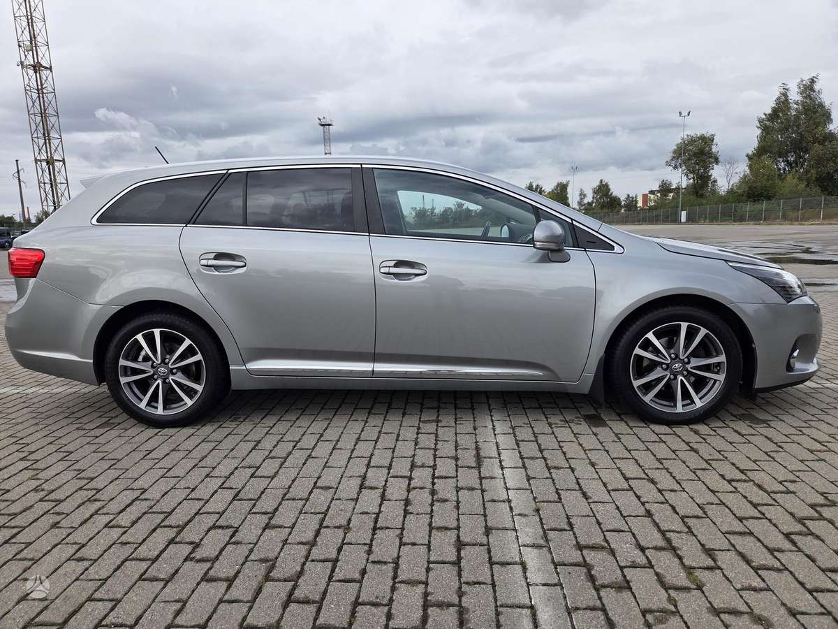 Toyota Avensis 2012 — photo 6
