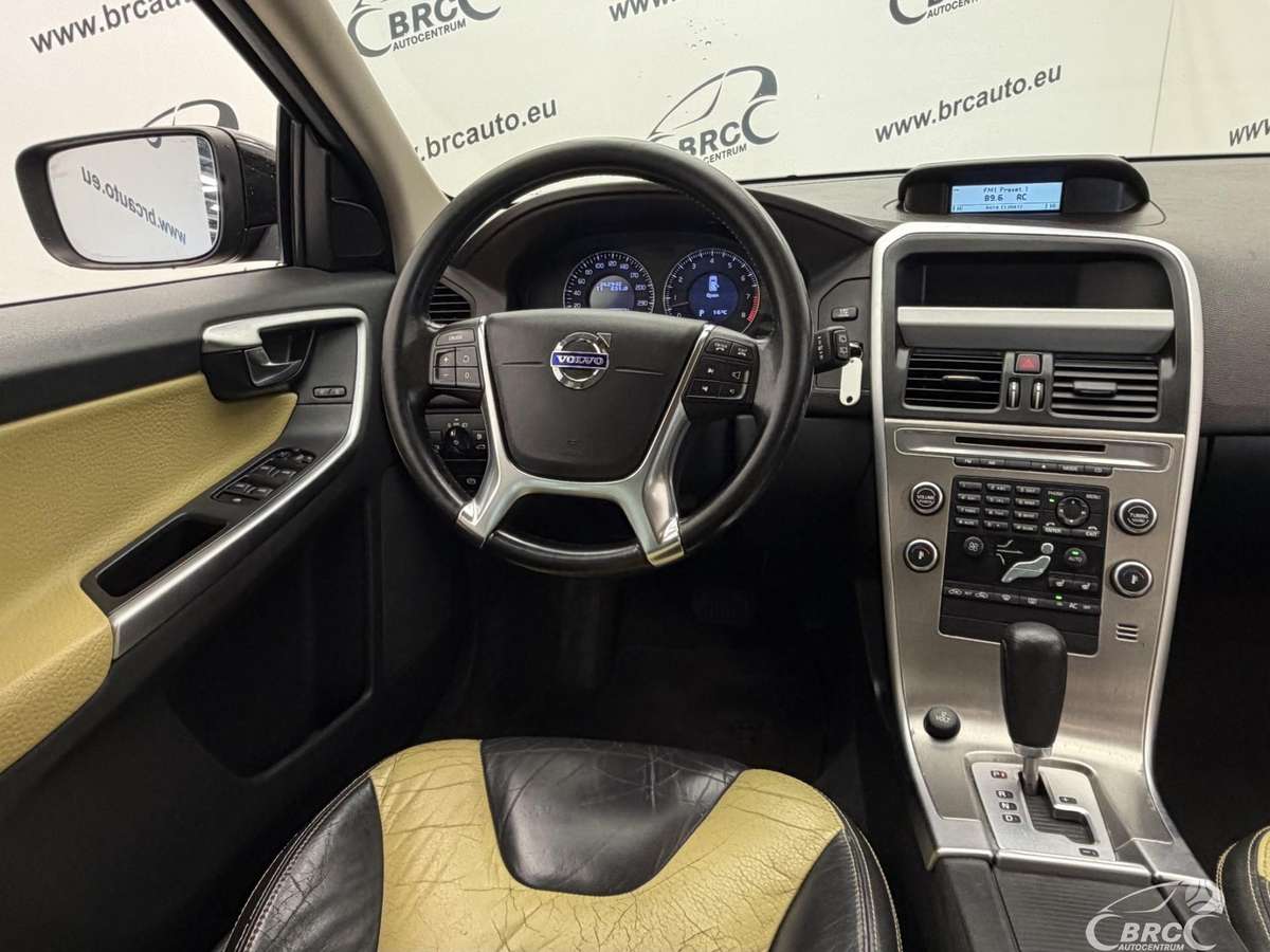 Volvo XC60 2011 — photo 15